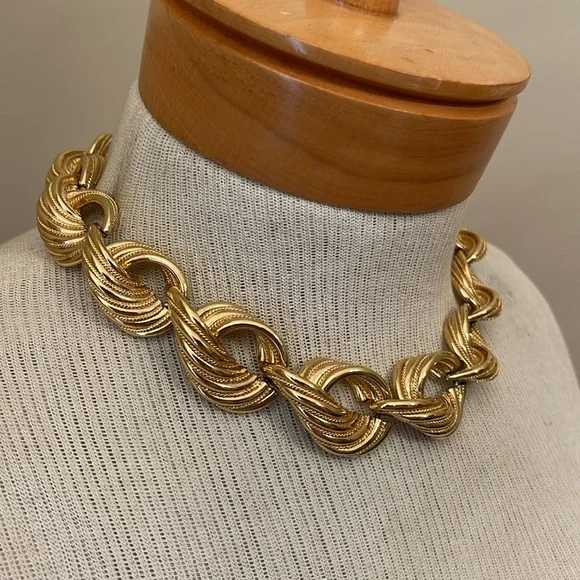 Vintage TRAFARI Large Twisted Chain Link Necklace, Runway, Gold-tone